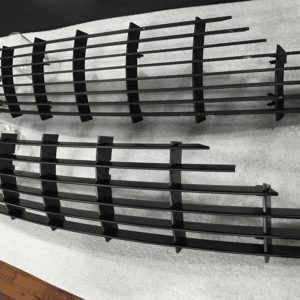 6-Bar Grille (V8 Vantage)